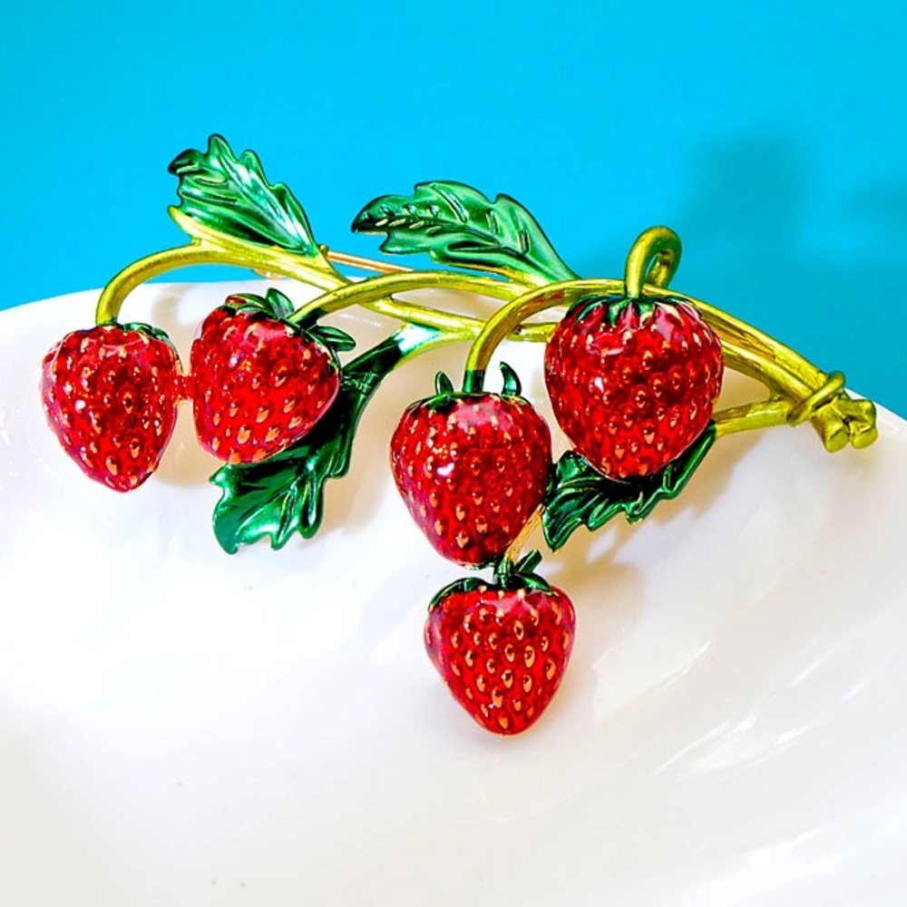 Strawberry brooch pin enamel 3D gold summer fruit food gift jewelry birthday
